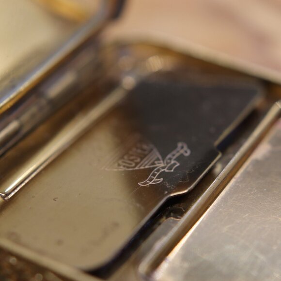 Rare Vintage Foster Black Enamel Compact with Pink Roses & Gold-Tone Etched Edge - Picture 13 of 13